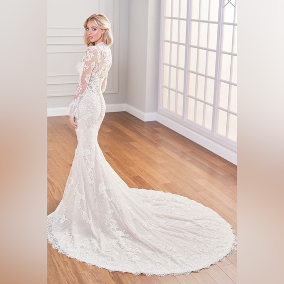 Martin Thornburg 122237 Ryleigh Wedding Gown - Picture 4 of 6